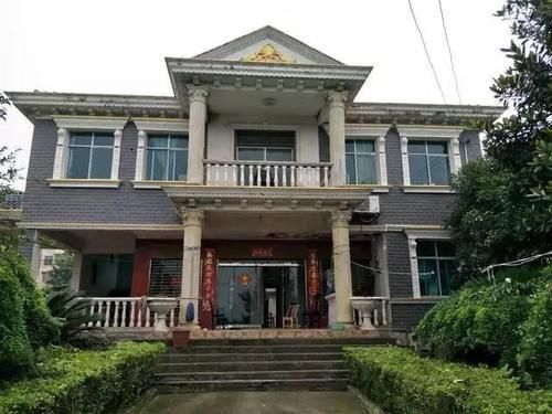 农村|去男友乡下老家,他说的茅草房原来是别墅,感觉自己赚翻了