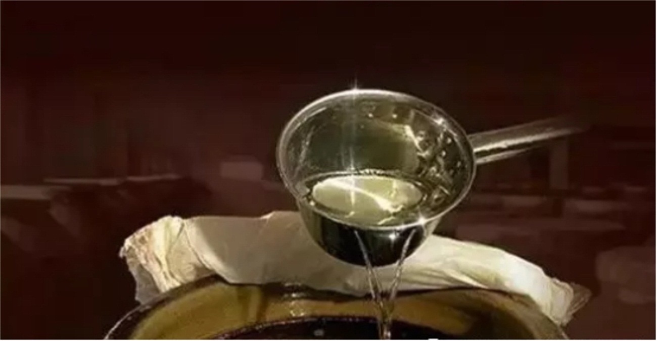 乙醇分子|为什么酱香型白酒要储存3年以上才能喝?