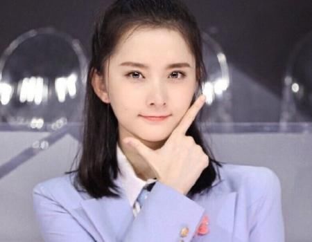 急忙|勾雪莹刚被《青你2》淘汰,就急忙改名字,三次陪跑有怨气可以理解