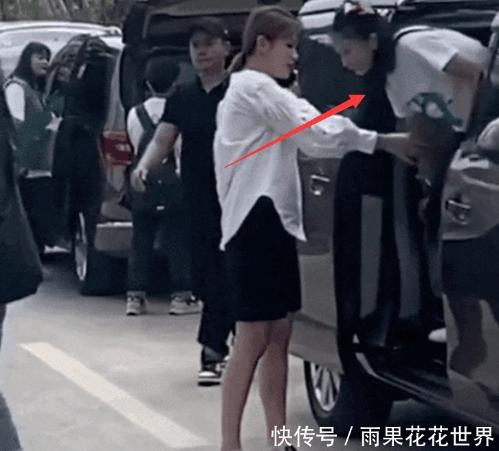 叶一茜|田亮女儿“抽条式”长大,12岁身高直逼1米7妈妈,五官越来越精致