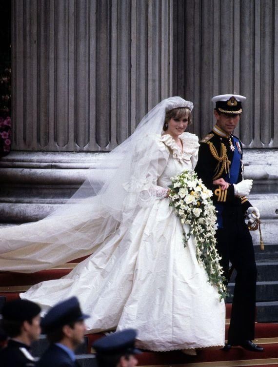 婚纱|百年婚纱秘史原来以前的新娘还不止会穿白婚纱