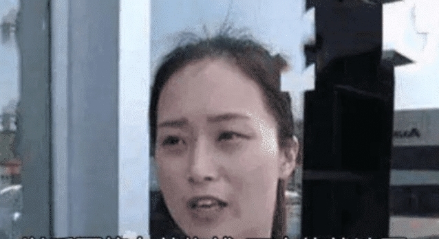 免费|女子花300万买下小区停车场,公开收费引发业主愤怒,女子:凭什么免费?