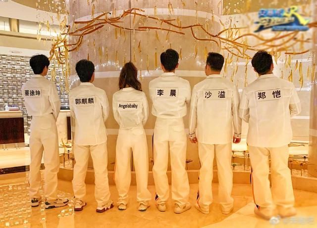 牛仔|又一对非官方认证CP蔡徐坤baby同框“奔跑吧”,俊男美女超养眼