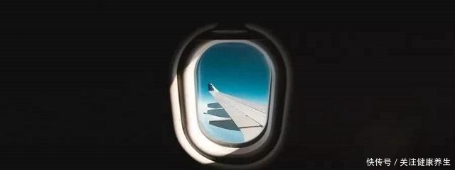 东西|历史上首位劫机成功的人,钱到手后就直接从高空一跃,从此消失了