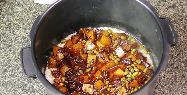 过瘾|懒人焖饭怎么做最下饭，试试这种好吃的做法，营养又过瘾