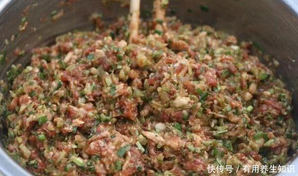 鲜嫩|想吃小笼包不要出去买了，在家就能做，鲜嫩多汁，又香又好吃