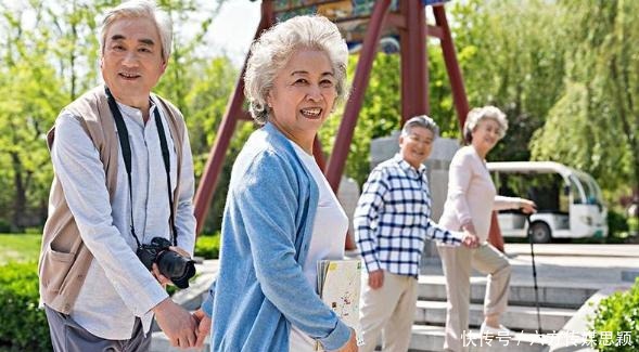 丁克|国内首批丁克族进入晚年，退休金随便花不用带孙子，日子过得咋样