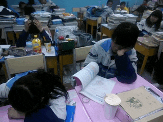 今晚|搞笑GIF:大哥:大吉大利,今晚吃鸡。