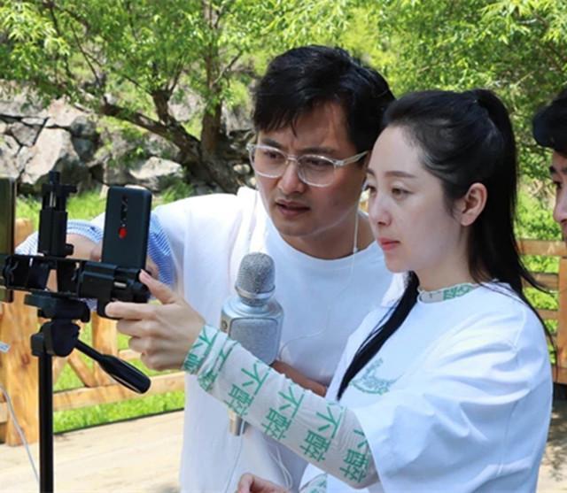 分道扬镳|星光大道亚军云飞爆红后和妻子分道扬镳,如今过得怎样