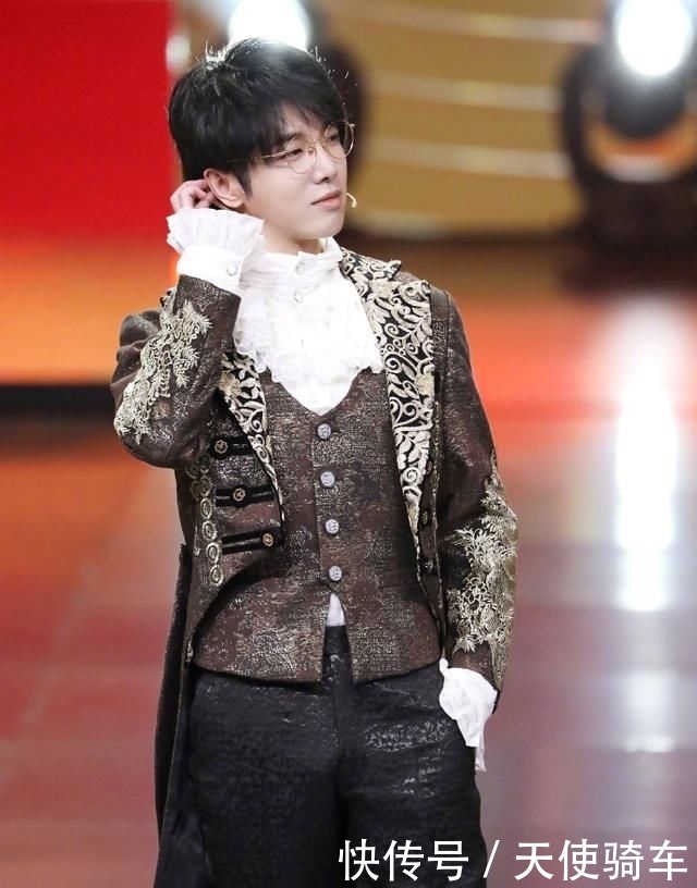  实力|200507《王牌对王牌5》一大波剧照袭来 华晨宇实力演绎“国王与乞丐”