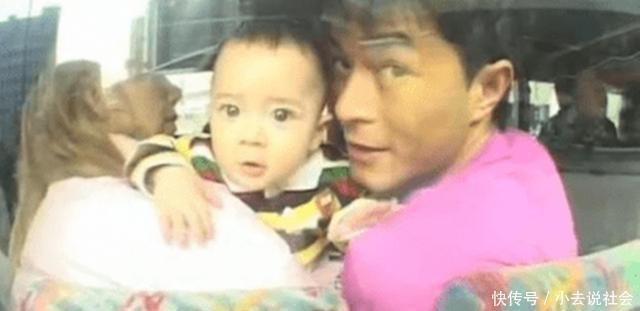  入娱乐圈|他三个月大就古天乐成龙搭戏，被称为最小童星，今长大后成这样