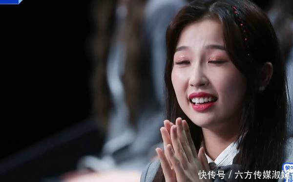  人气|蔡徐坤公布虞书欣第一名，谁留意到第二名许佳琪的表情过于真实