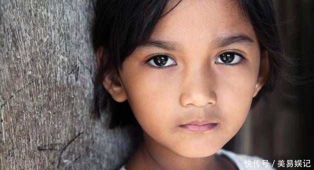 孩子|贫穷的孩子,自卑,富裕的家庭?心理学:幸福不能用金钱来衡量
