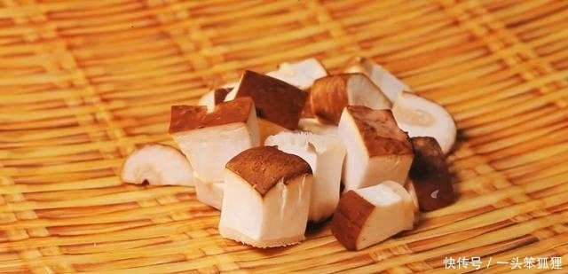 简单|常吃南瓜的注意了!南瓜竟有这种功效,简单一蒸好吃更营养!