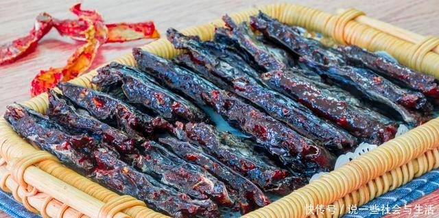 简单|教你在家晒茄子干,1次晒6斤不够吃,做法简单,放12个月不坏