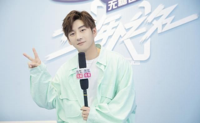  包丑|专访韩宇当导师被郭敬明夸可爱超话里除了我的表情包丑照就是互怼