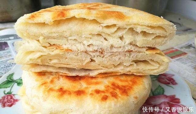  发硬|大姑烙的发面饼，松软有层次，放两天也不发硬，仅多做了一步！