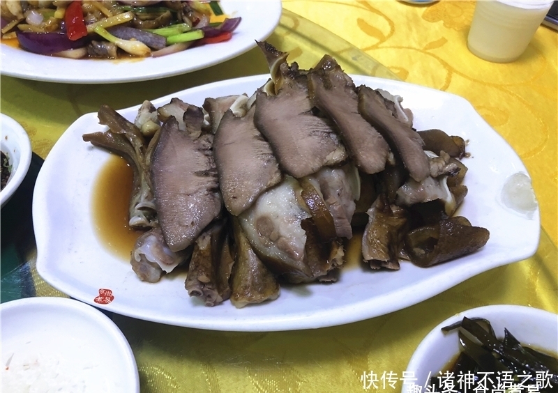 餐馆|家庭聚会不在家里做饭，餐馆点了8菜1汤，收费比预期便宜许多