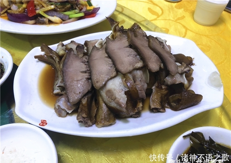 餐馆|家庭聚会不在家里做饭,餐馆点了8菜1汤,收费比预期便宜许多