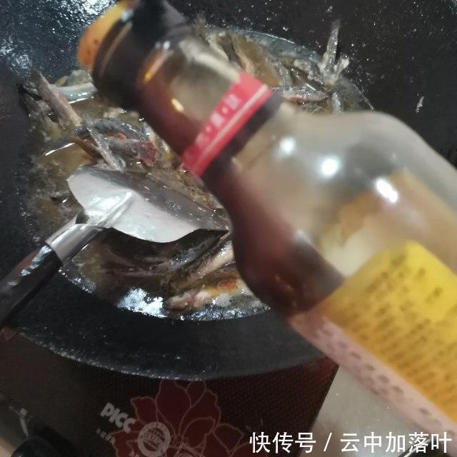 下饭|红烧野生泥鳅，酱香浓郁，十分下饭