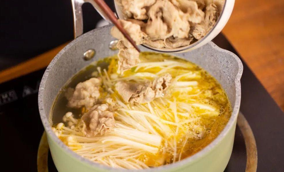 放过|只要2步就能复刻出面馆金牌酸汤，好喝到连一滴汤都不想放过！