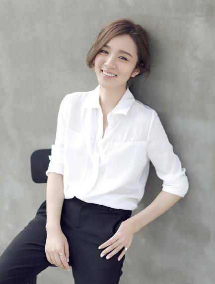 演员|她曾将胡歌吻到吐,把张嘉译亲肿,引网友争议,32岁却仍孤身一人