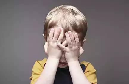 照单全收|孩子发脾气,妈妈要照单全收吗?教孩子学会自我控制是根本