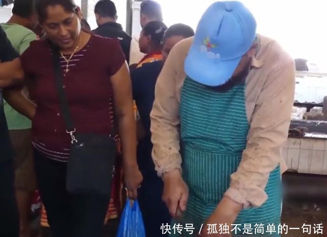 动刀|看看印度人怎么吃鱼20斤的草鱼,动刀第一步就让人大开眼界