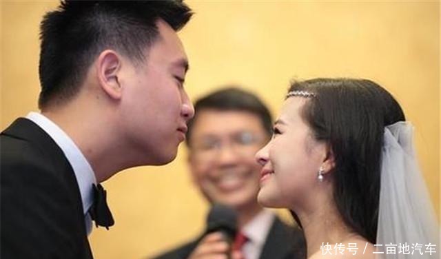  汶川|汶川地震失去双腿和女儿，丈夫出轨离婚，如今又顽强地“站”了起来