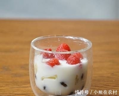 法棍面包|早餐:酸奶水果捞火腿绿豆沙拉