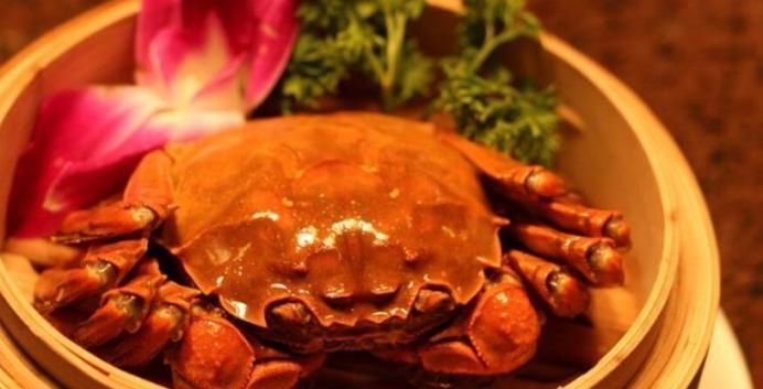 德国|中国游客去德国吃大闸蟹,给了400块刚想离开,却被德国老板喊住