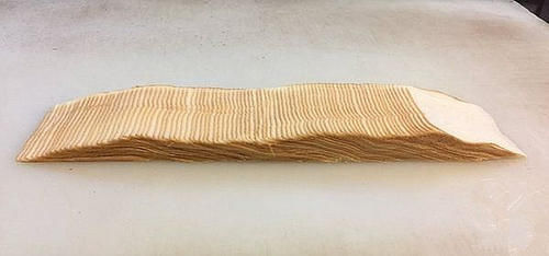 默默地|米其林厨师炫耀刀工,面包切88片,中国拉面师傅默默地拿起了牛肉