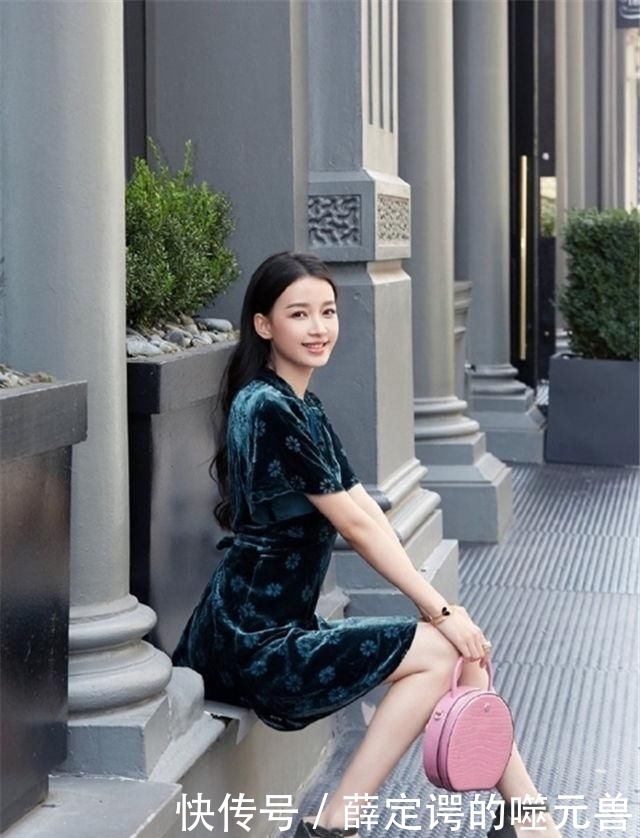 时髦|夏季的“丝绒裙”有多美？不同裙长、不同版型，这么搭时髦又高级