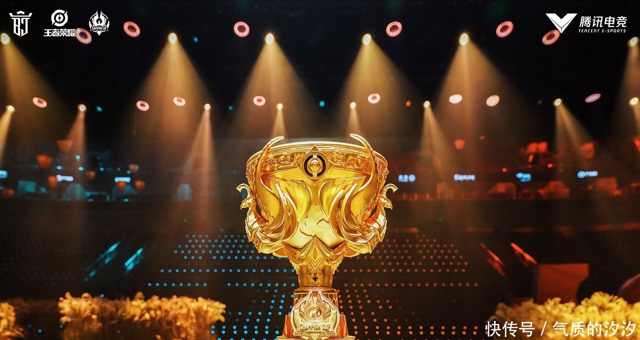 表演赛|王者世冠总决赛牌面十足,杨幂、易烊千玺、宋茜、李现、吴亦凡五人出席表演