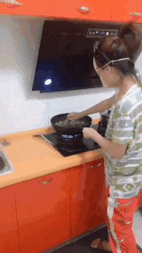  默契|搞笑GIF：好基友，总是这么默契，吸二手烟