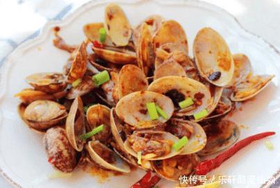 方法|炒花蛤时,先下锅还是先焯水老师傅都不对,教你正确方法