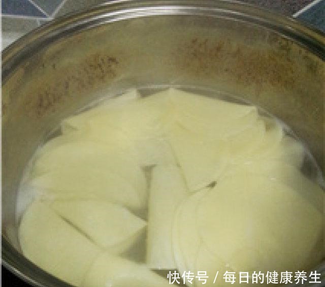 蒜泥|蒜泥饺子皮,教你一招,做法简单,香的不得了!