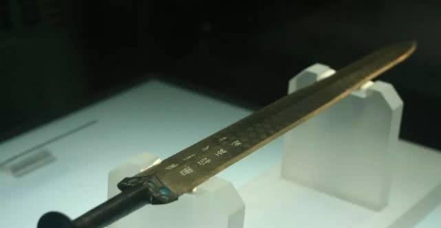 出土|兵马俑坑出土19把宝剑, 技术至今是谜, 西方考古家 绝不可能