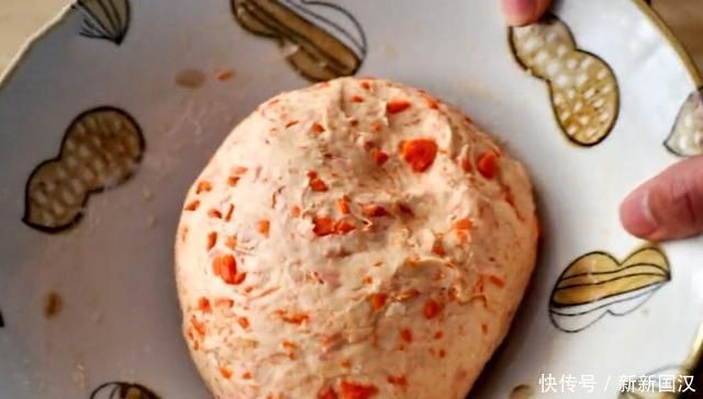 把胡萝|胡萝卜饼最好吃的做法,牢记2个技巧,上锅一烙,香甜又暄软