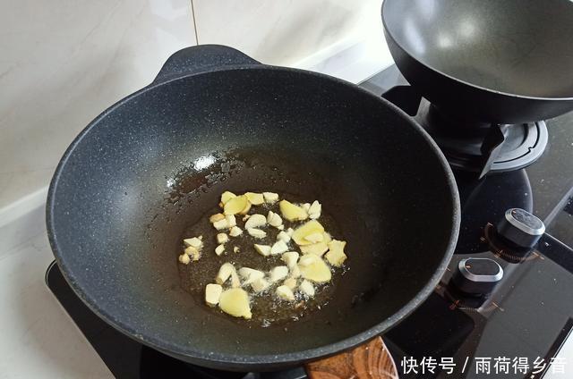 一锅端|大热天不想做饭,老公出绝招,鲜美好吃一锅端,25元钱喂饱全家