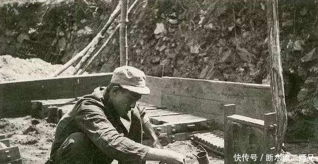 弹区|日机投弹,军民不躲,反而跑向落弹区,只为捡炮弹?