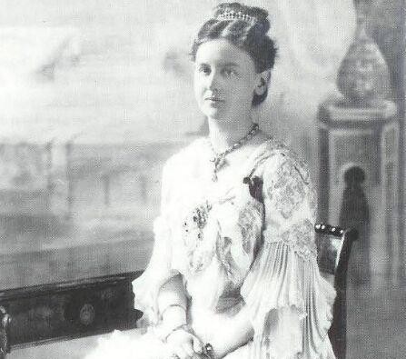 历史|世界历史绝无仅有的王室：祖母、母亲、女儿三代人，轮流成为女王