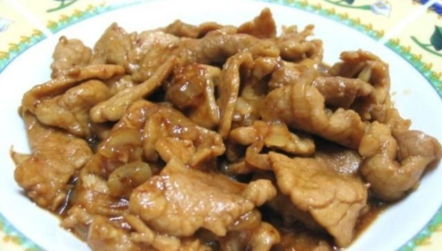 猪肉|炒猪肉时,直接下锅炒是大错特错多加一步,猪肉更香嫩还不粘锅