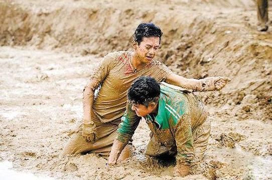 奔跑|《奔跑吧》收视率为何下降看清蔡徐坤出泥潭时的样子,瞬间明白