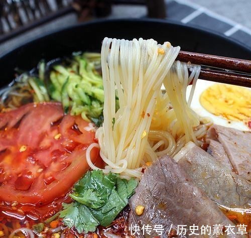好吃|别只知道吃泡面?如今都流行吃这4种特色风味速食面,倍好吃!