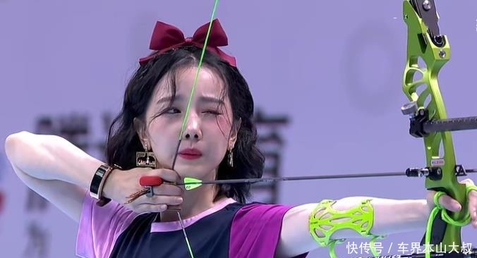 下意识|陈小纭获得冠军时,于小彤下意识反应亮了,原来麦迪娜说的都是真的