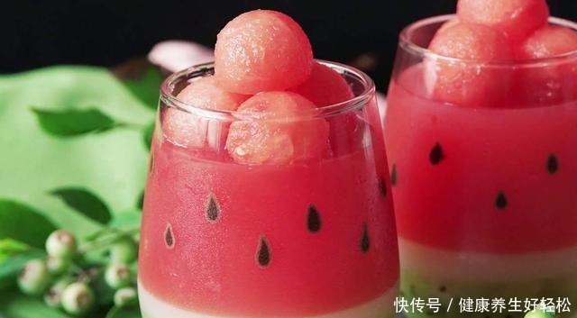 水果|老婆用西瓜做果冻,上班前西瓜水,下班回家切开“乐坏了”