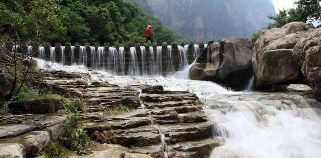  出门|中国“最深”的村庄，出门须爬10000级石阶，因一部电影而出名