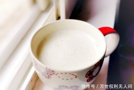黄豆|早餐打豆浆,黄豆泡好不要直接打,教你1招,豆浆香浓更丝滑