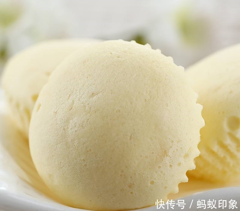  鸡蛋|一盒酸奶，两个鸡蛋，锅里蒸一蒸，做香甜可口的蒸蛋糕，比发糕香